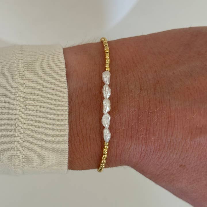 i said oui – wholesale Beaded bracelet – Vintage Pearl & Gold Strand1