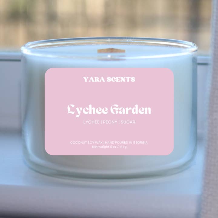 LYCHEE GARDEN | Vela de Coco de Soja con Mecha de Madera para venta al por mayor de Yara Scents