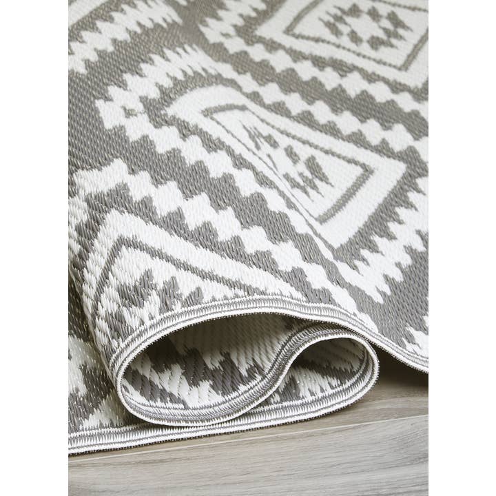 Fab Habitat - Wholesale Area Rug - Valencia - Gray Southwestern Outdoor Rug for Patio