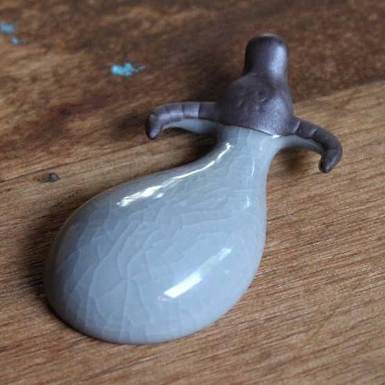 Ru porcelain bull tea figurine for wholesale by Tea soul