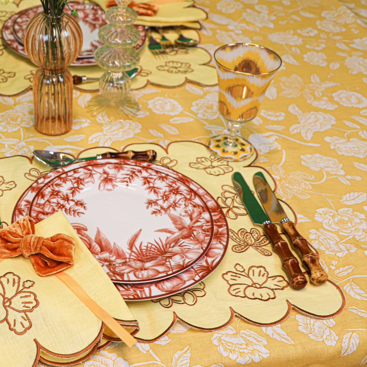 Ro’Table NYC - Wholesale Tablecloth - Marigold Flora Parlour Tablecloth1