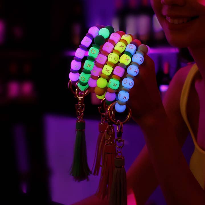 MUWATI - Wholesale Keychain Bracelet - Fluorescent Silicone Bead Bracelet Keychain