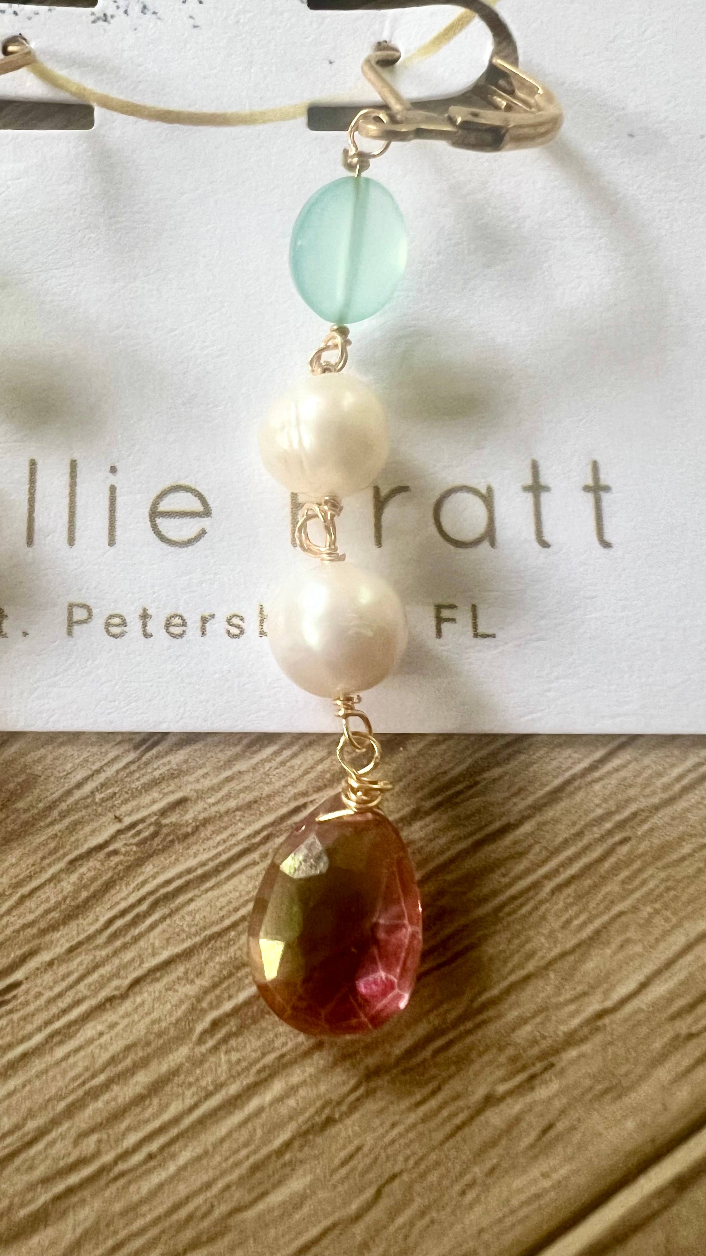 Nellie Pratt Artisan Jewelry – Engroshandel Hængeøreringe og creoløreringe – Showgirl perle og ædelsten dinglende øreringe1