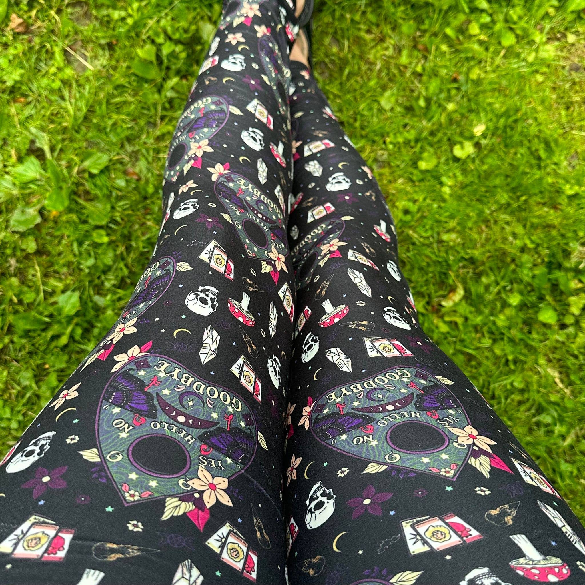 Triple Goddess Boutique - Vente Legging tendance – femme - Legging à poche Planchette/Tarot/Raven1