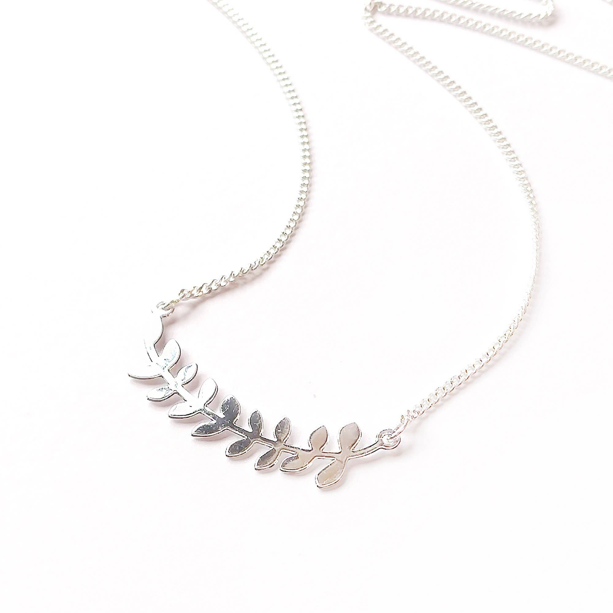 Shany Design Studio – Großhandel Kette mit Anhänger/Charm – Lorbeer Blätter Zweig Halskette Gold/Silber9