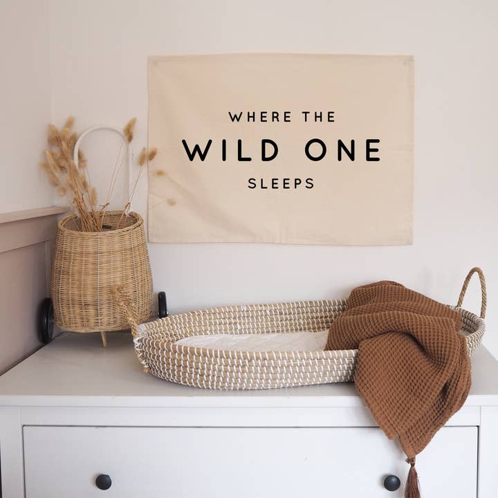 Tenture murale Where The Wild One Sleeps, version 50 x 70 cm, disponible dans d'autres couleurs pour la vente par Little M