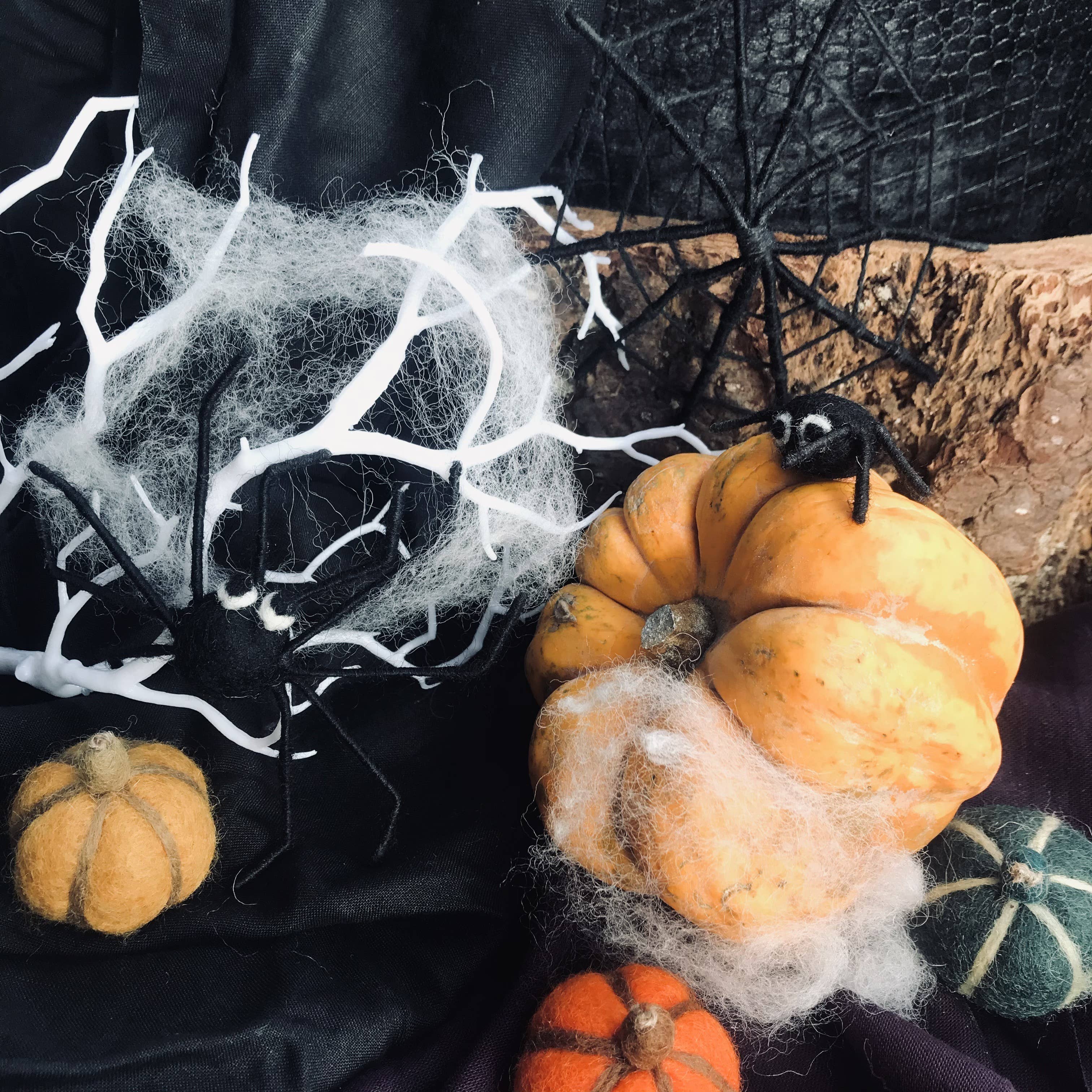 Felt So Good – wholesale Ornament set – Handmade Felt Hanging Halloween Pumpkins (Set of 5) Hanging1