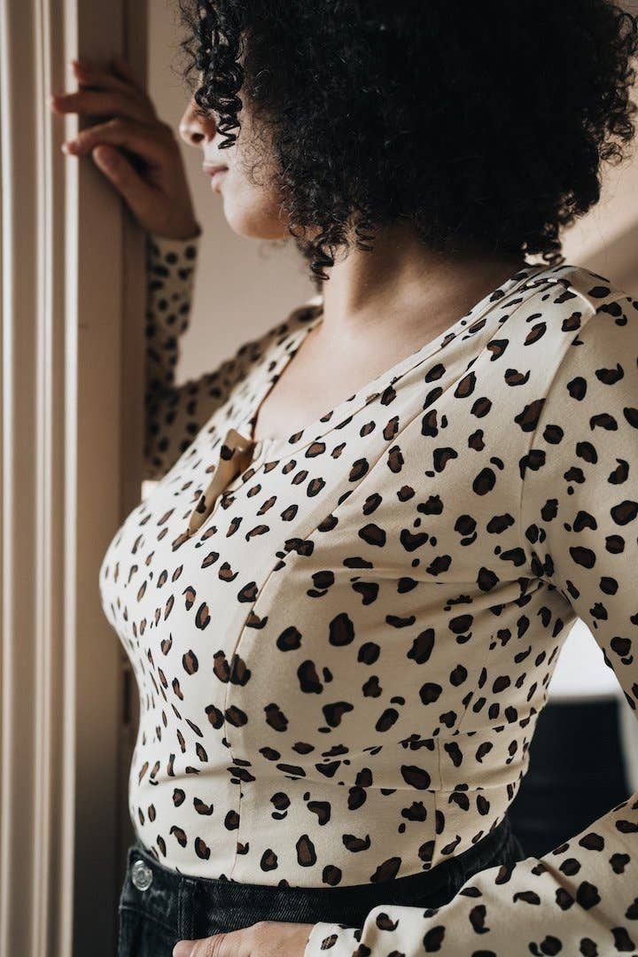 Graou nursing pillow in organic cotton for wholesale on Faire5