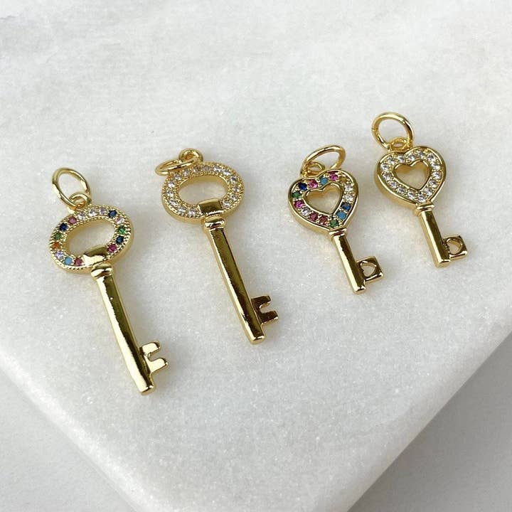 Breloque en or 18 carats avec zircone cubique transparente ou multicolore pour la vente par Luxus Accessories