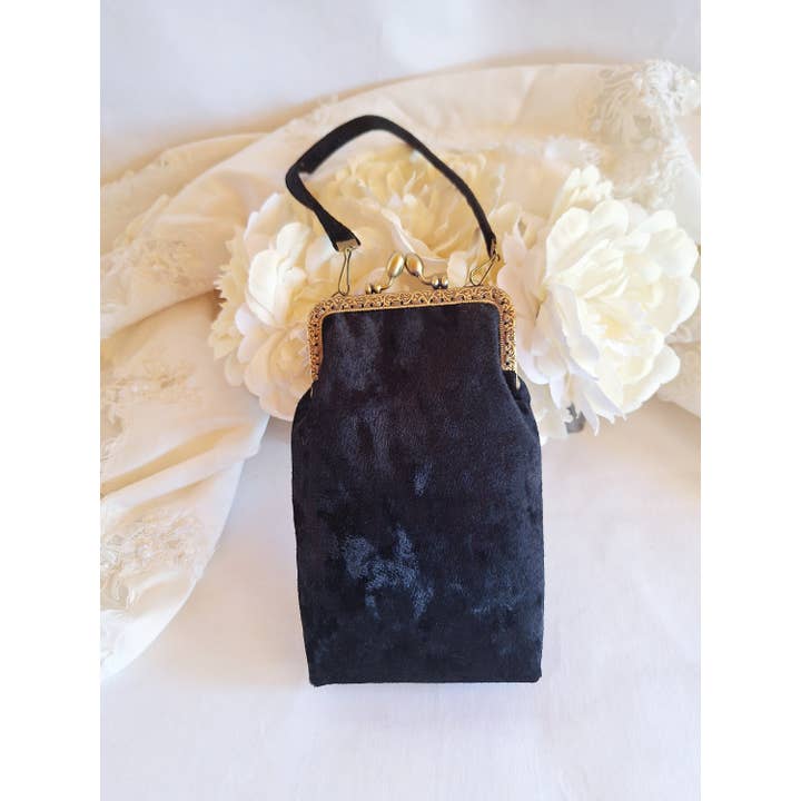 LeisTextileStudio - Wholesale Clutch Bag - Women's - Audrey Hepburn Bubblegum Velvet Phone Clutch Handbag4