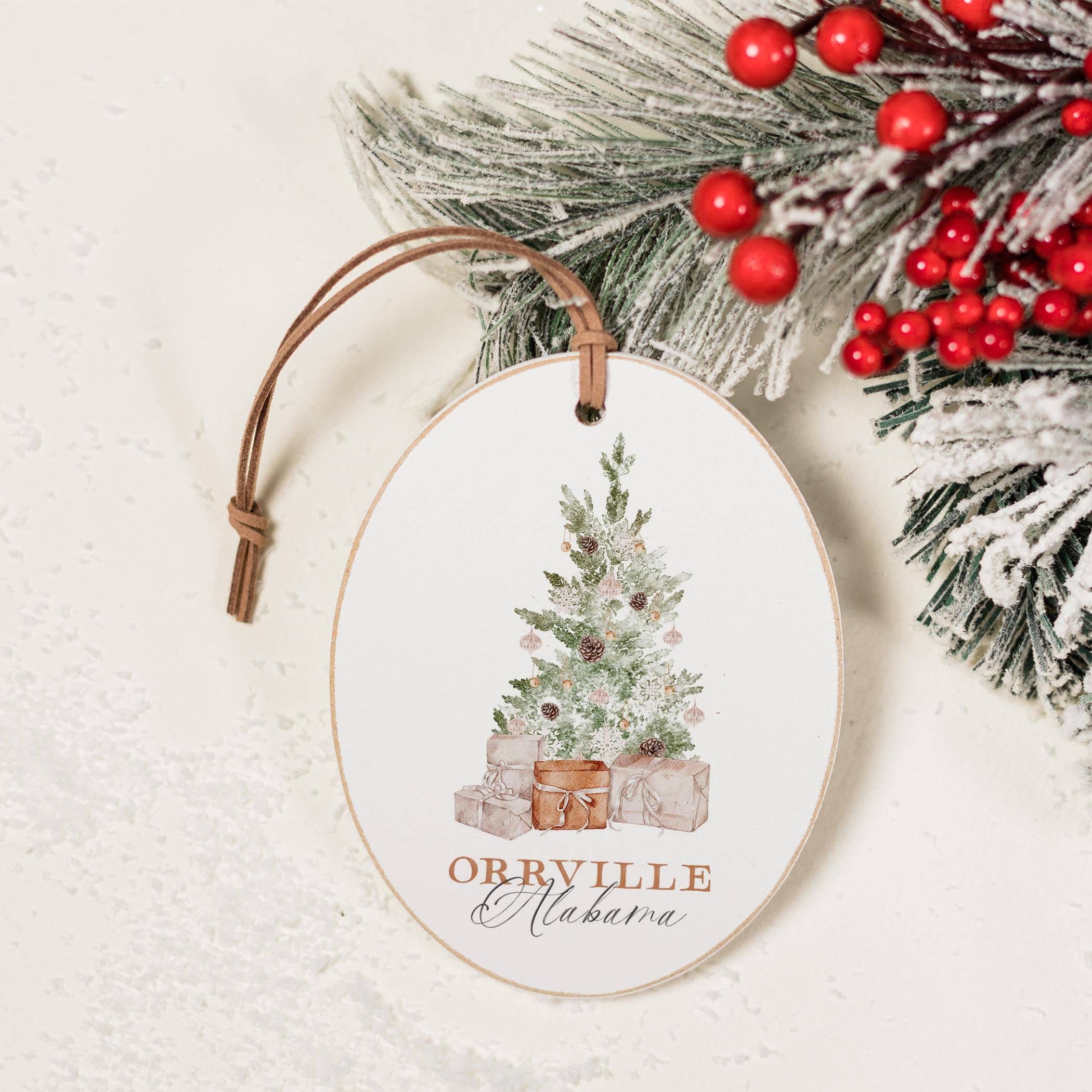 White Oval Ornament-Crystal Cottage Orrville Alabama for wholesale on Faire1