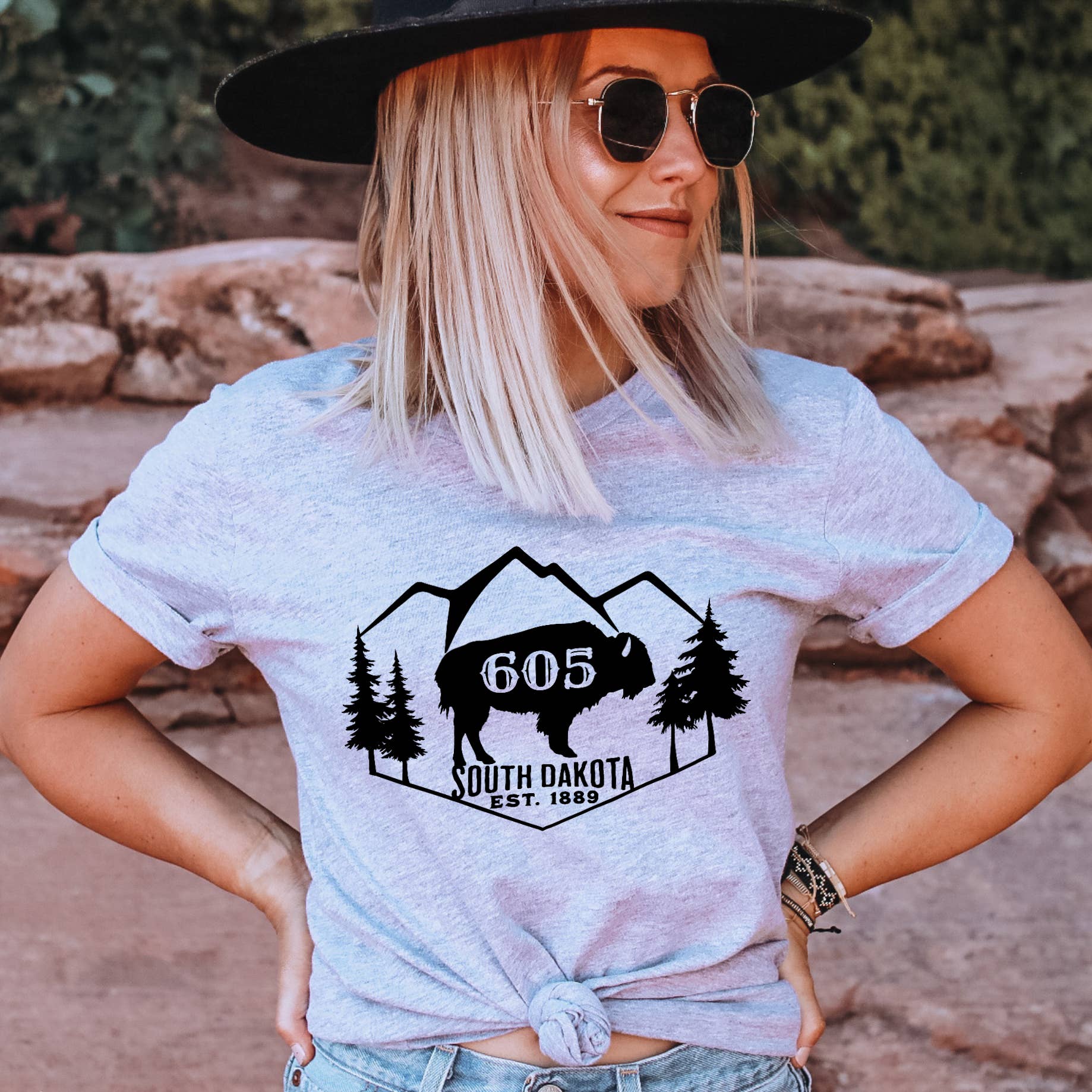 Dakota Soul Tees - Wholesale Screen Printed T-Shirt - Women's - 605 Graphic Tee | South Dakota Tee | South Dakota Shirt1