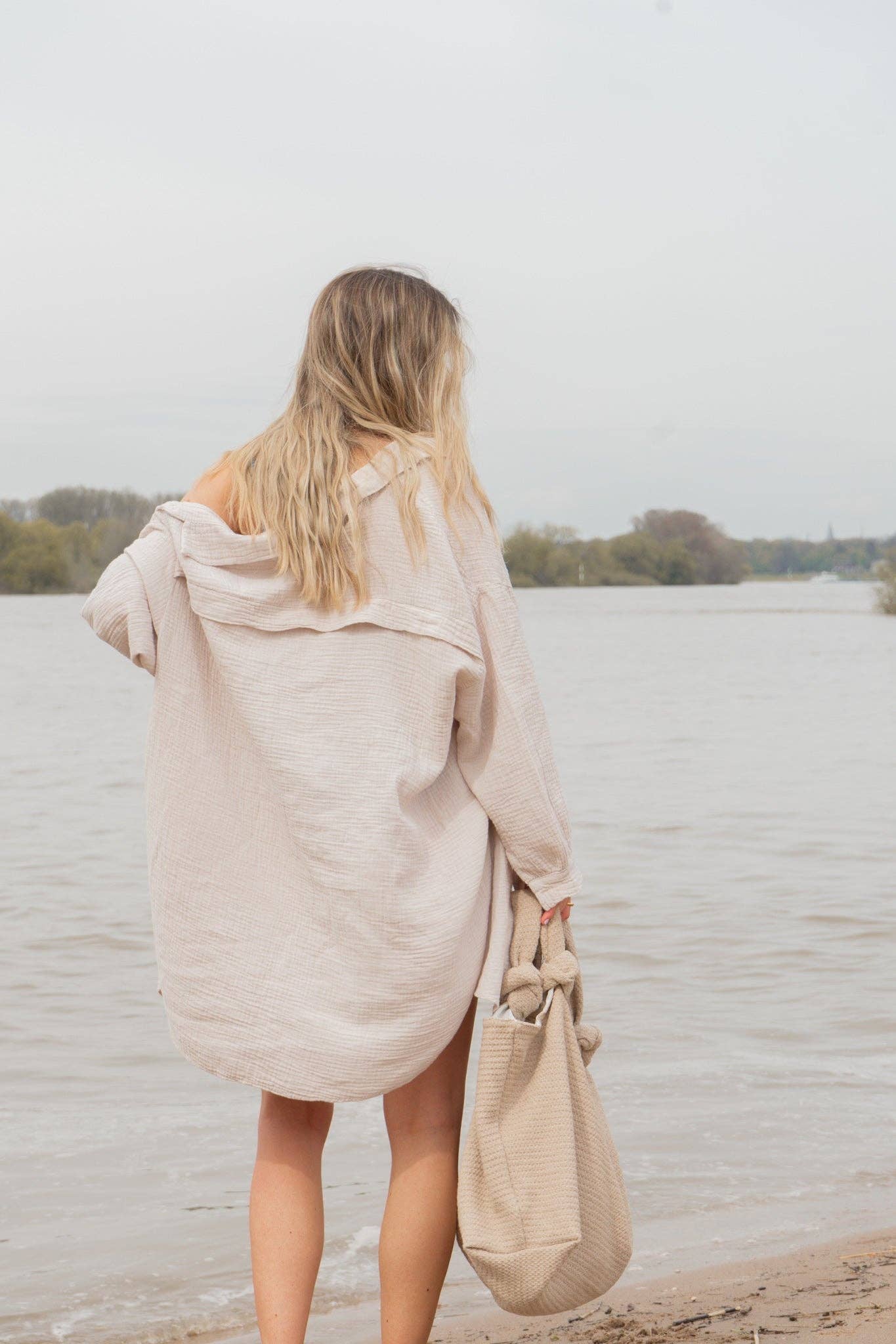 Wild Daisy - Wholesale Button Down Shirt - Women's - Oversized muslin shirt BONNIE in beige5