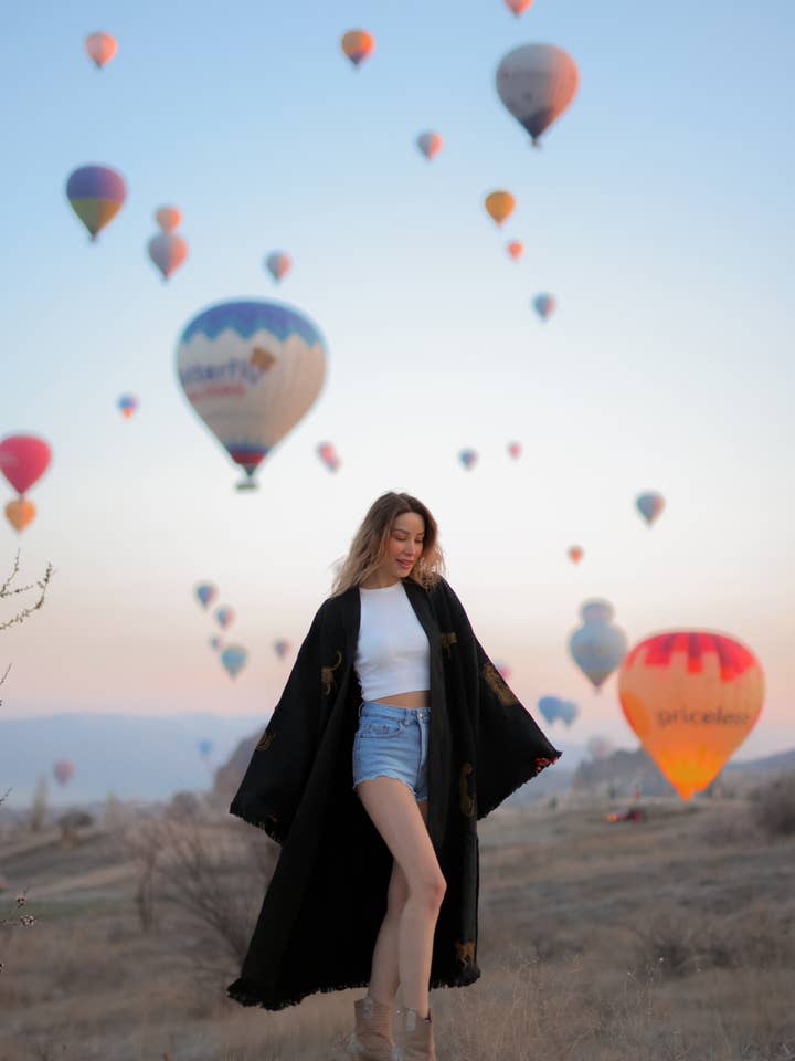 Moa – Großhandel Kimono – Damen – Tiger Kimono-Kaftan aus schwarzer Bio-Baumwolle4