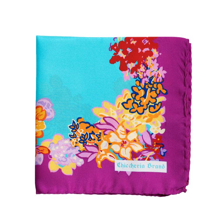 Mouchoir en soie roulé à la main Chiccheria pour la vente par So Milano