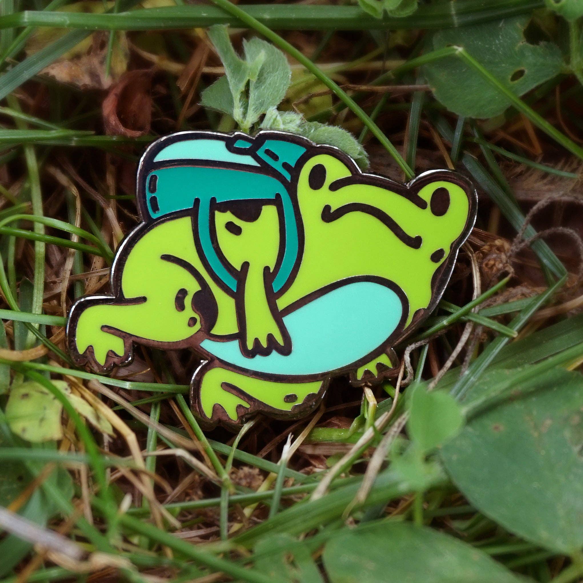 JelArts - Wholesale Lapel Pin/Button - Backpack Frog - Enamel Pin1
