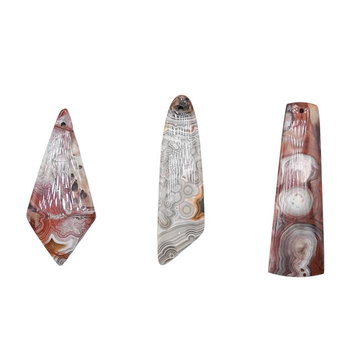 Crazy agate pendant freeform drilled front for wholesale by Foliesbijoux