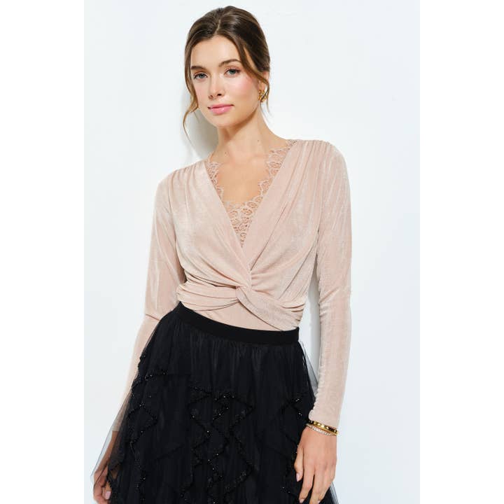 Haut à manches longues avec torsade en velours pour la vente par INA