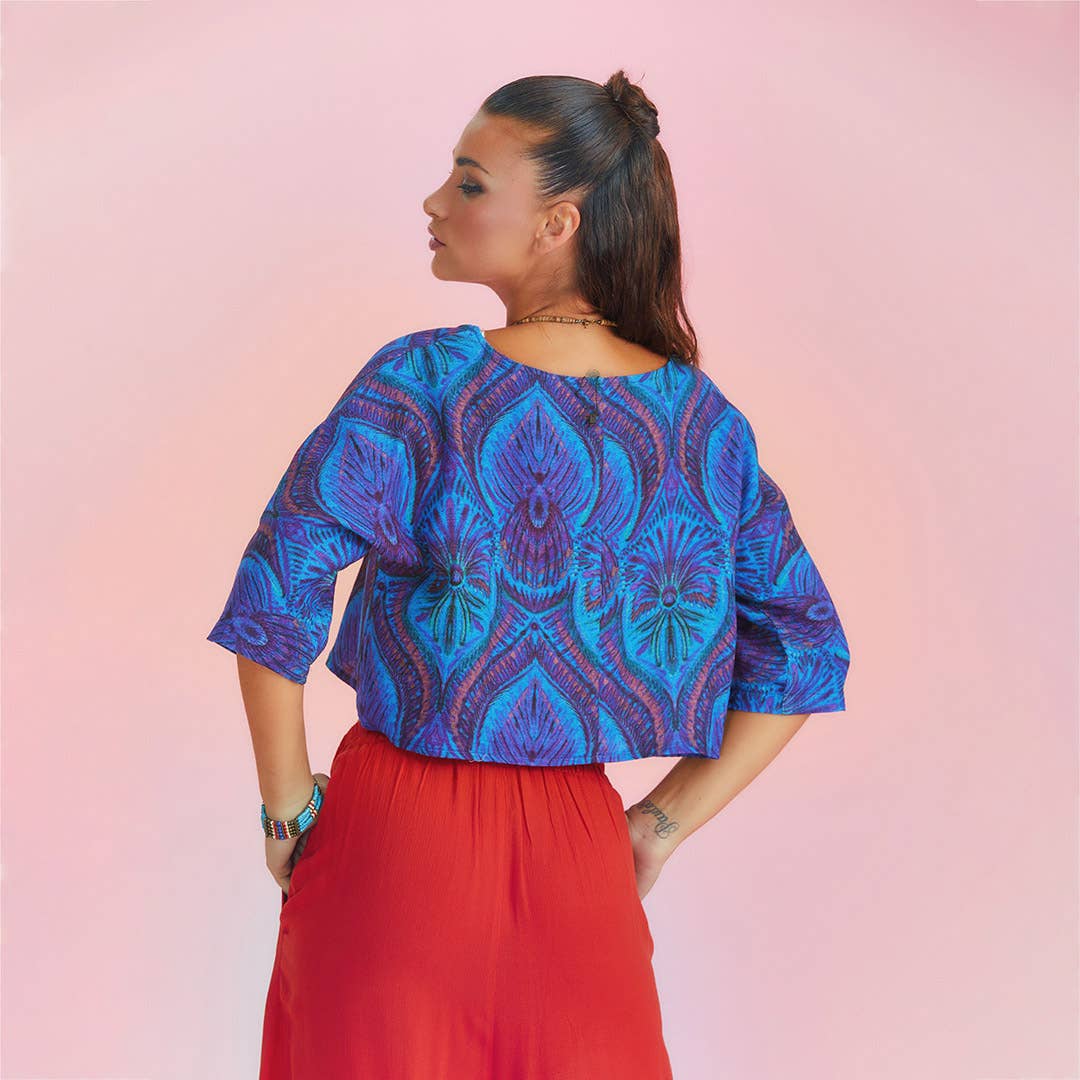 Los Banditos – Engroshandel Bluse - Dame – Løs crop-top i boho-stil med bådhals med print2