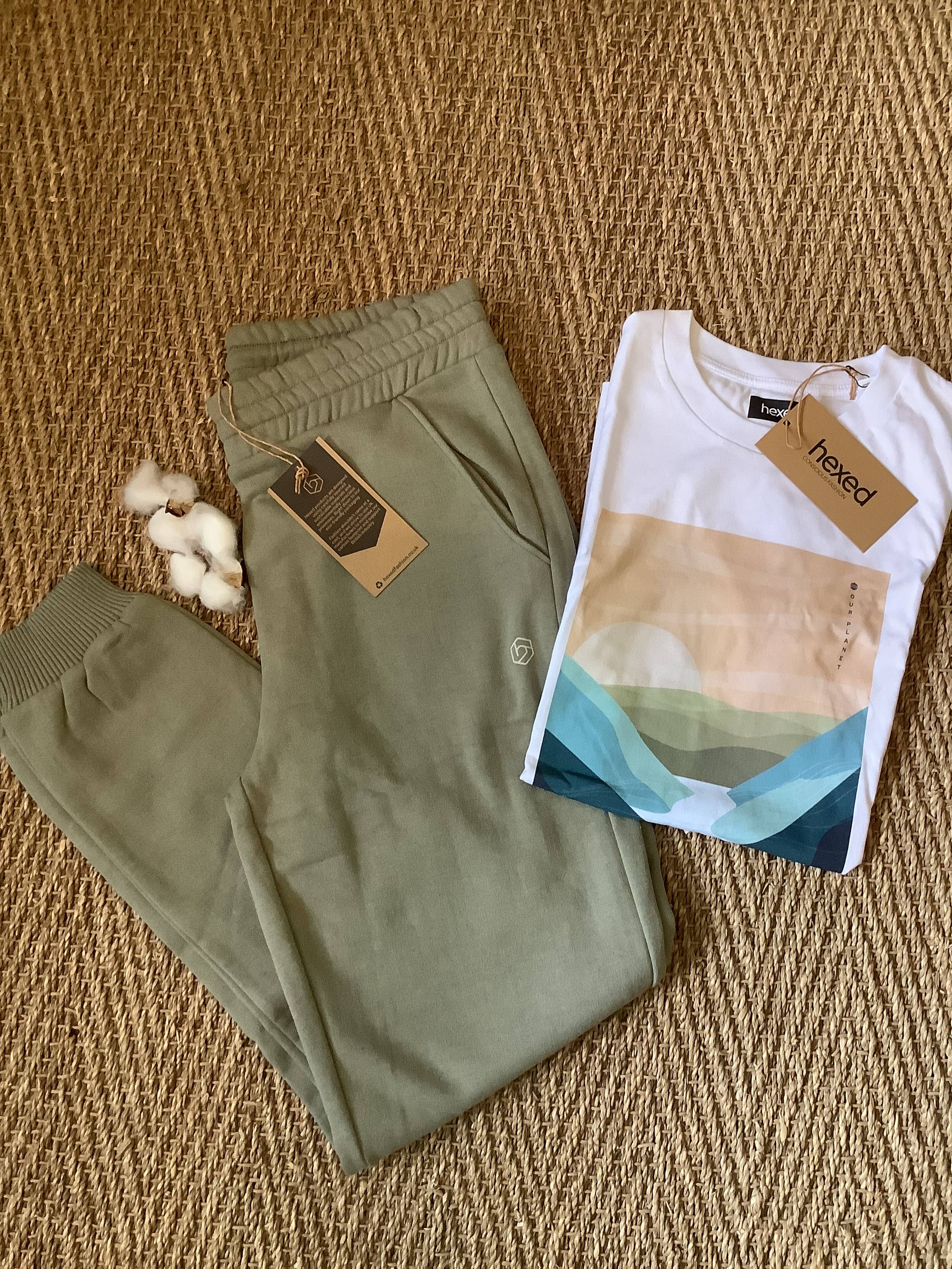 White MOUNTAIN VALLEY UNISEX TEE for wholesale on Faire3