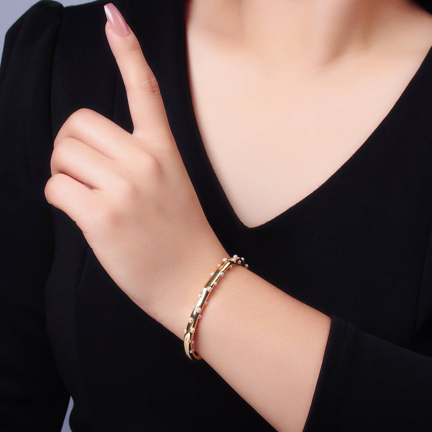 Aim Eternal - Wholesale Cuff Bracelet - 24K Gold Filled Dotted Shell Pearl Cuff Bracelet | WA27211