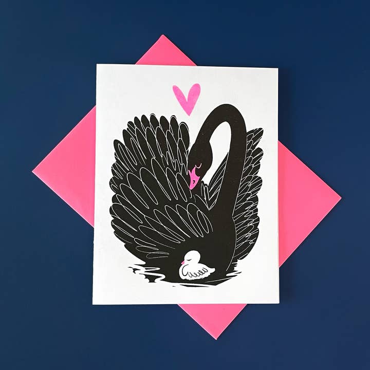 Swan and Cygnet - Leuke Risograph-wenskaart voor wholesale door Pier Six Press