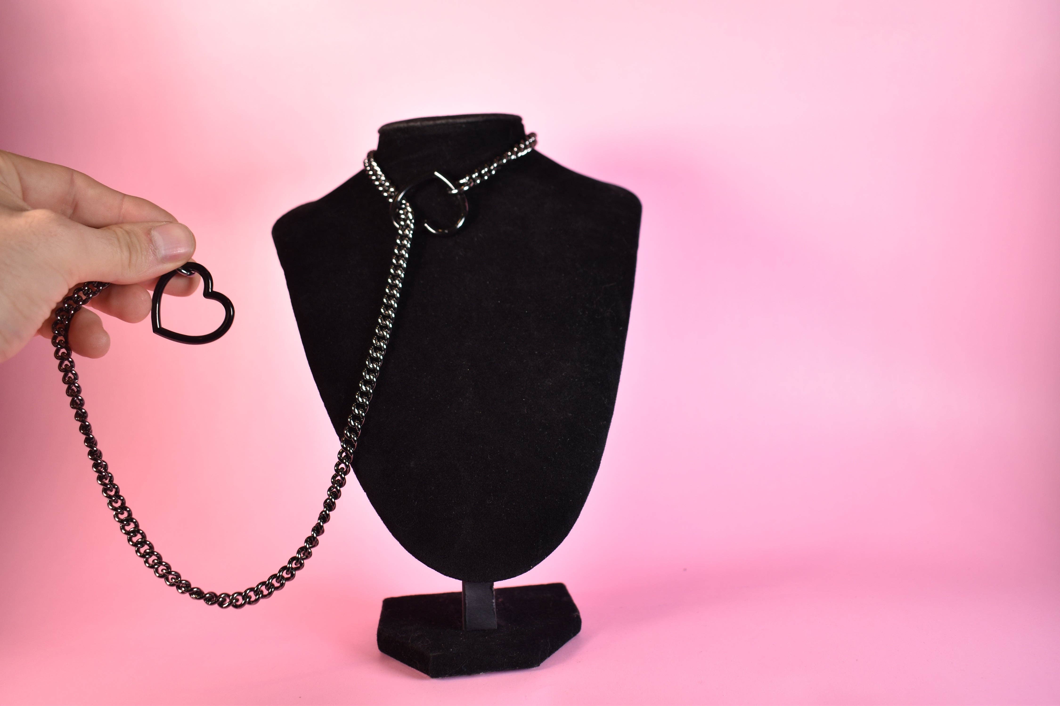 Naughty Pawsies - Wholesale Sex Toy - Gunmetal + Black Heart Ring Slip Chain7