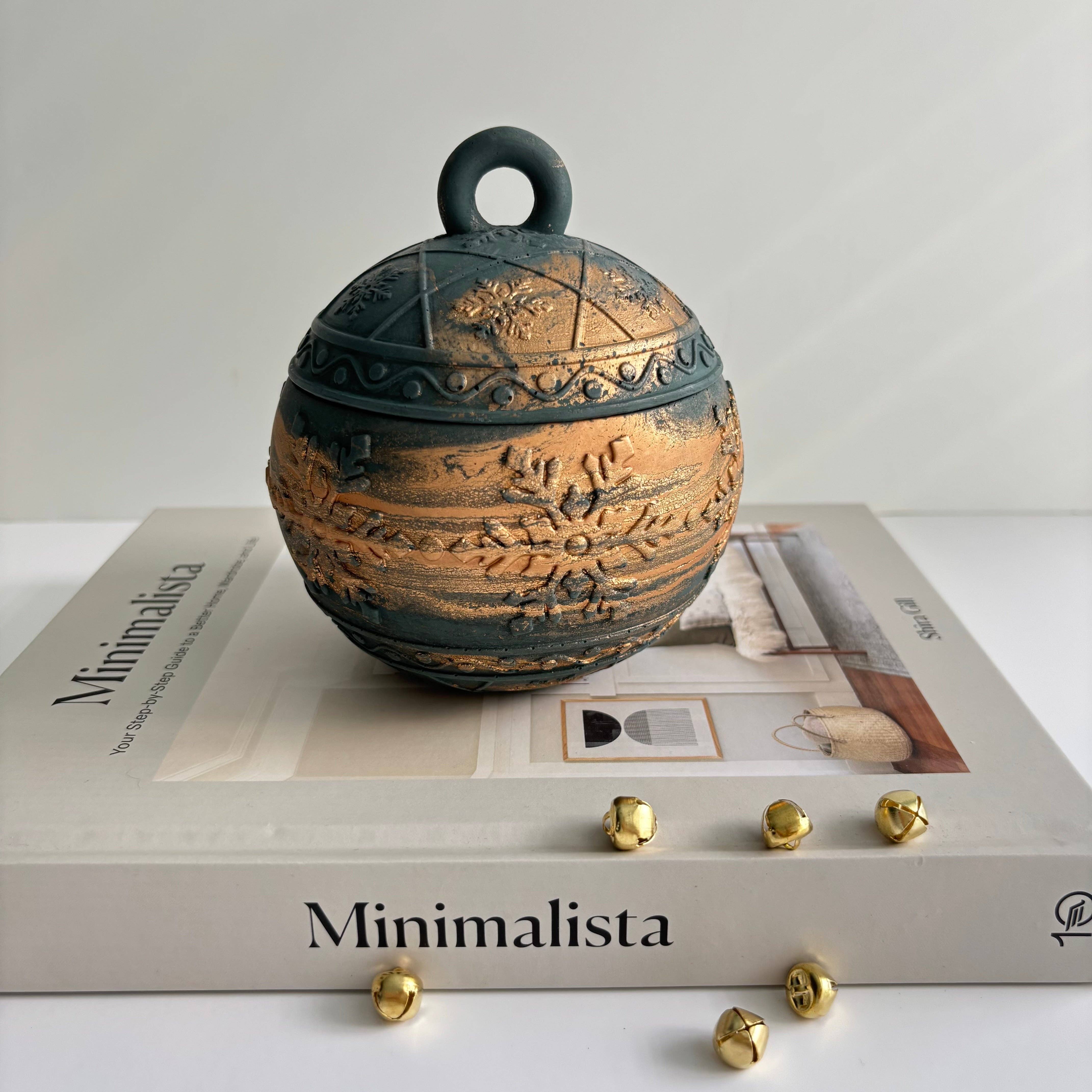 Fancy Concrete - Wholesale Jar/Filled Candle - Snowflake Bauble Candle | Coconut-Soy Wax Christmas Decor3