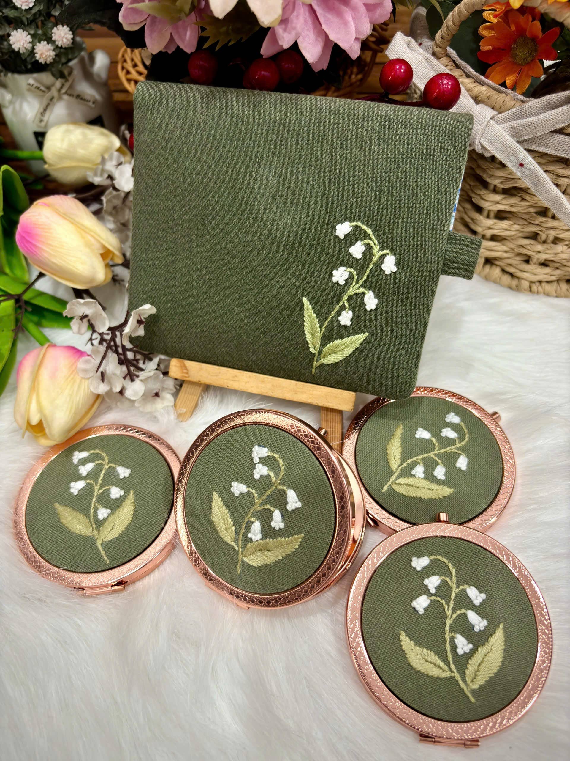 Maple Dream Store – Engroshandel Kompaktspejl – Premium Vintage Blomstret Håndbroderet Lommespejl46