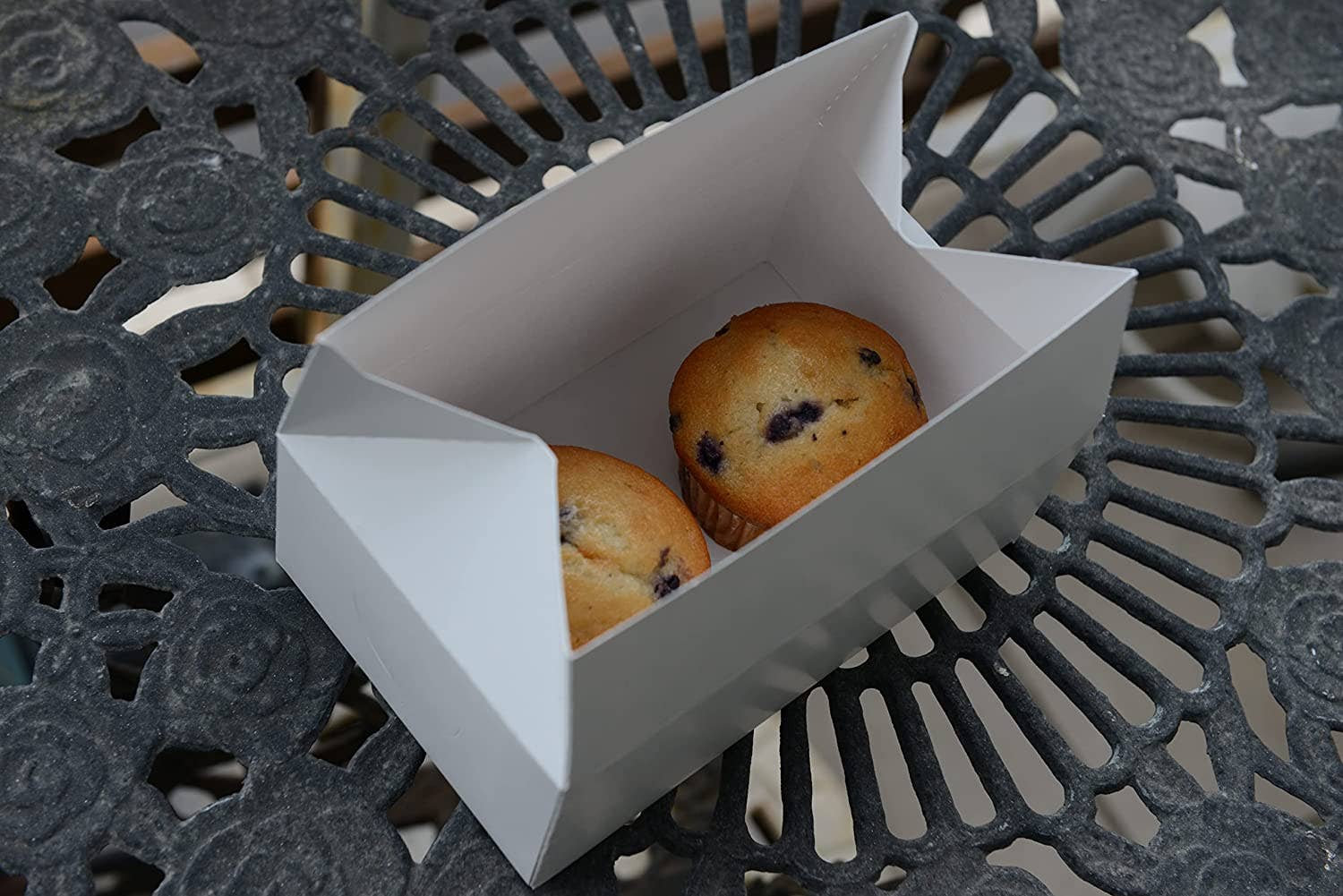 EcoQuality – wholesale Gift box – 7" x 4" x 3" White Treat Flat Gift Boxes2