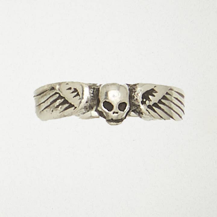 Anillo de peltre para mujer, calavera alada para venta al por mayor de Nirvana LLC