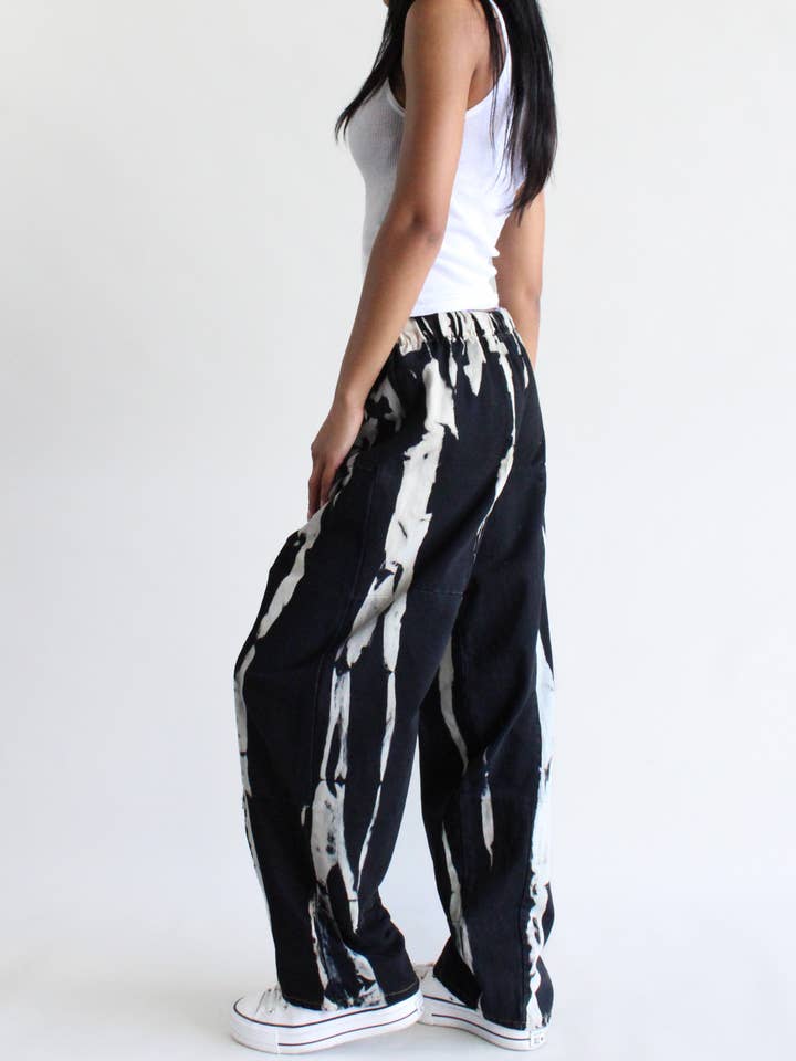 American Recycled Clothing – Großhandel Hose – Damen – Denim-Hose mit Bleach-Spritzern und elastischem Bund – Eco-Bundle3