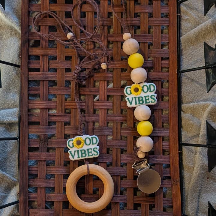 Brombie - Wholesale Jewelry Set - Mama nursing necklace with matching clip for pacifier or toy3