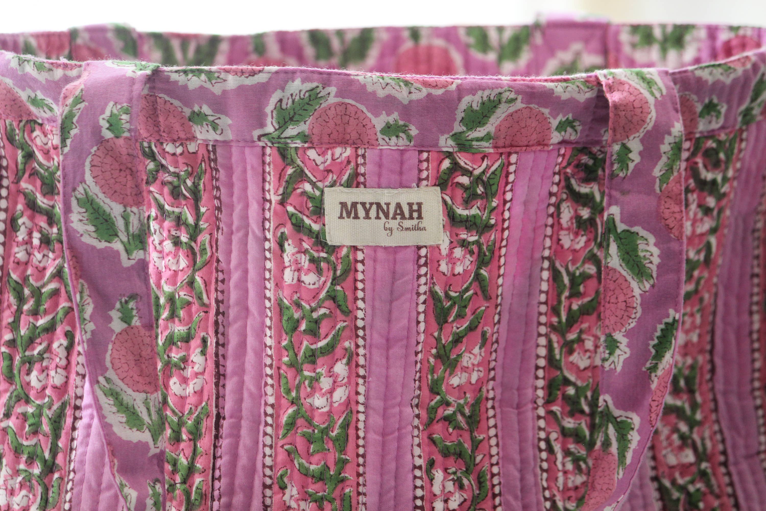 MYNAHbySmitha – Engroshandel Tote bag - Dame – Berry blomsterprint vendbar mulepose - Lille bærbar taske6