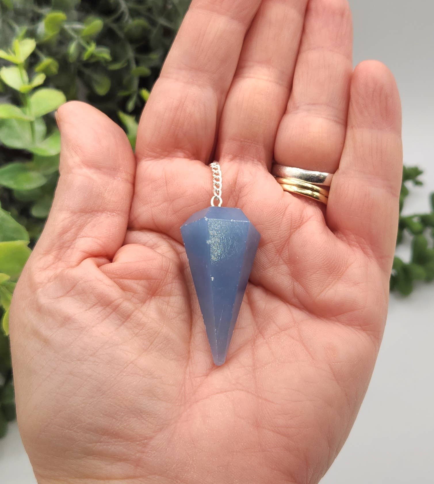 Meraki Gemstones - Vendita all'ingrosso Pietra/cristallo spirituale - Pendolo di Angelite con Catena Placcata in Argento e Perla di Quarzo Ialino9