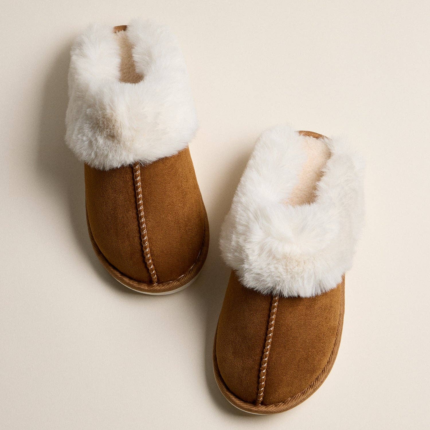 Lilla Haven - Wholesale Slippers - Women's - Faux Fur Lined Suede-Style Fuzzy Slippers for Christmas Gift5