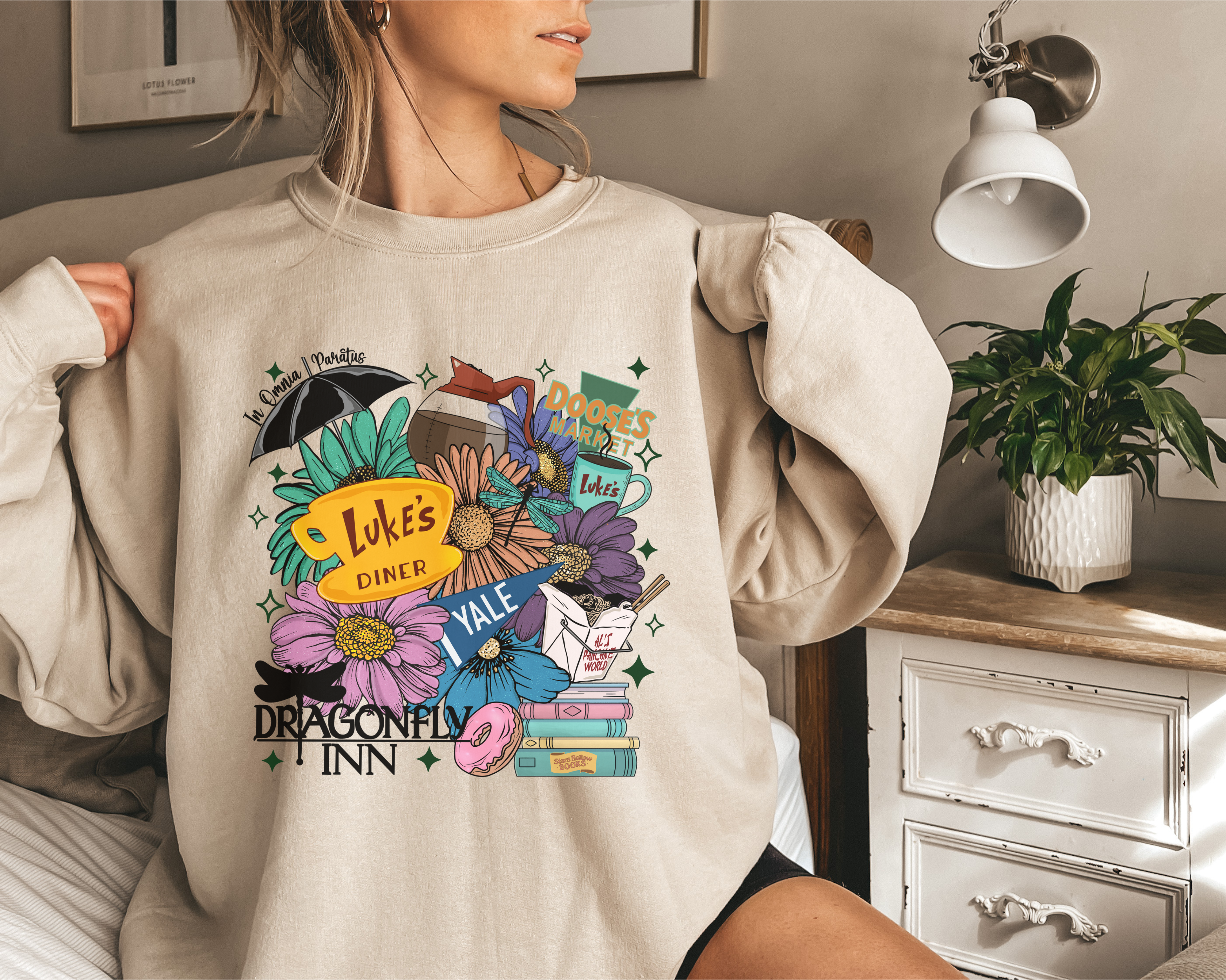 Haverly and Co. - Venta al por mayor Sudadera estampada - Mujer - SUDADERA GILMORE GIRLS CON ESTAMPADO A JUEGO EN LA MANGA1