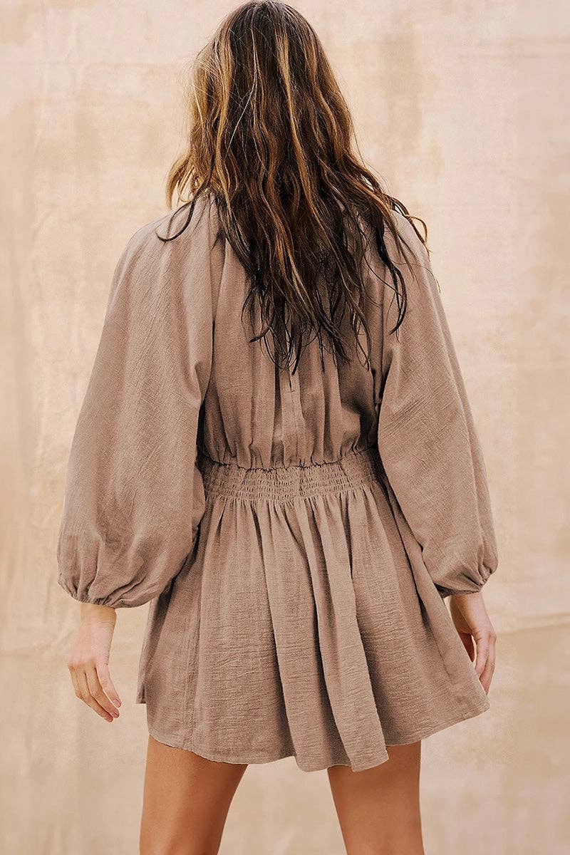 BRUN V-hals smocket minikjole med ballonærmer for engroshandel på Faire2