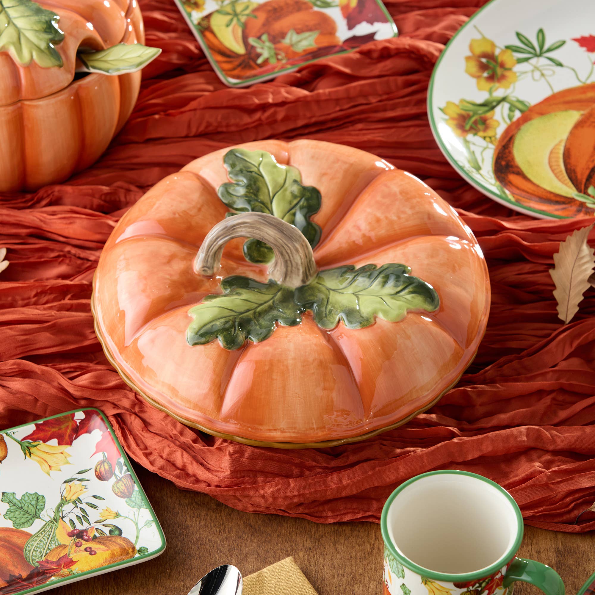 Certified International - Wholesale Baking Dish - Harvest Fields 3-D Pumpkin Covered Pie Carrier 11.5in x 5in1