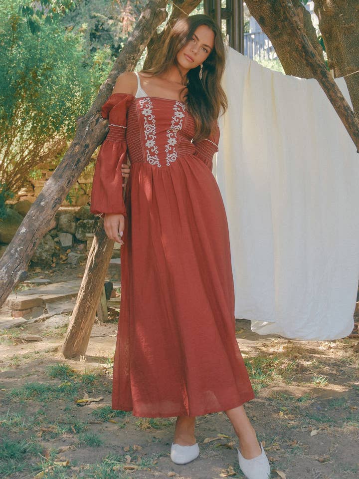 Vestido Comprido com Decote Quadrado Bordado e Mangas Bufantes LD1581 por atacado de Listicle