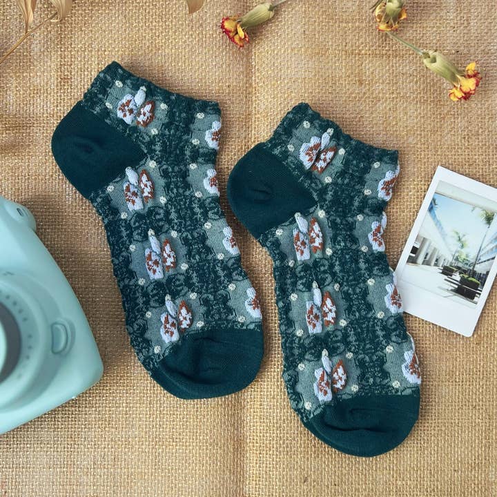 Daisy Dunes - Wholesale Socks - Women's - Haden Floral Ankle Socks