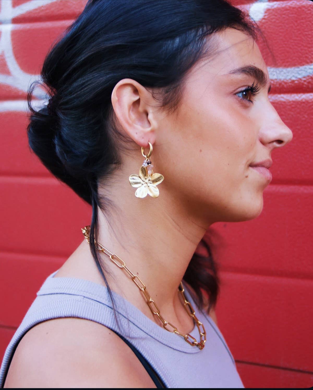 Bazou - Wholesale Dangle Earrings - Earring with a cluster of gemstones and flower - nude3