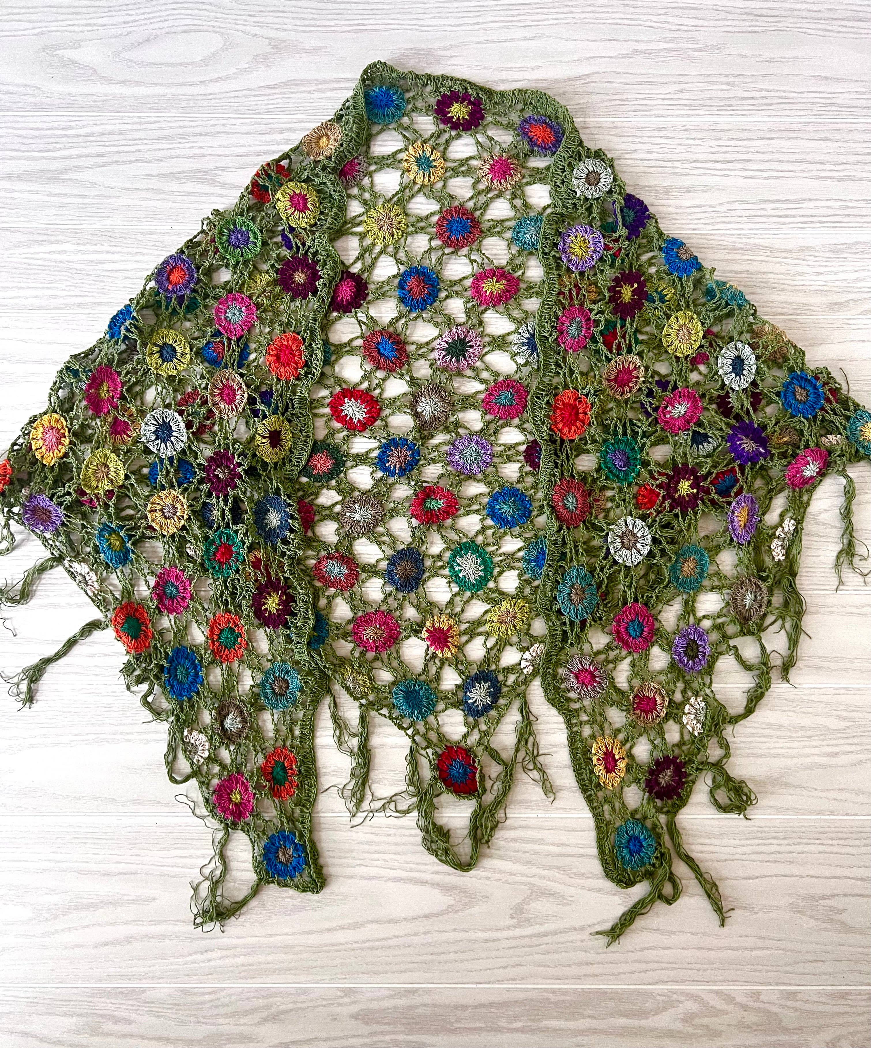 PuzzleStack - Vendita all'ingrosso Stola - Donna - Scialle a Rete all'Uncinetto Fiori di Campo1