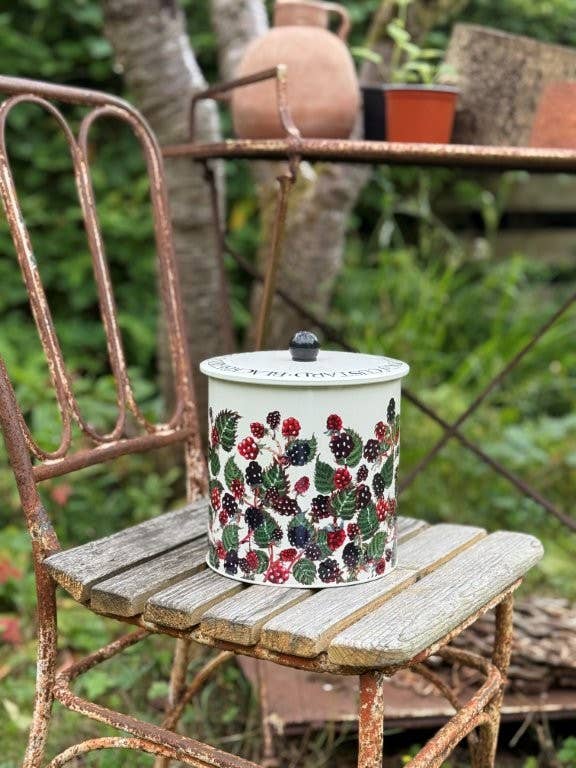 Tin Treats – wholesale Kitchen storage/organiser – Emma Bridgewater - Blackberry Biscuit Tin with Biscuits1