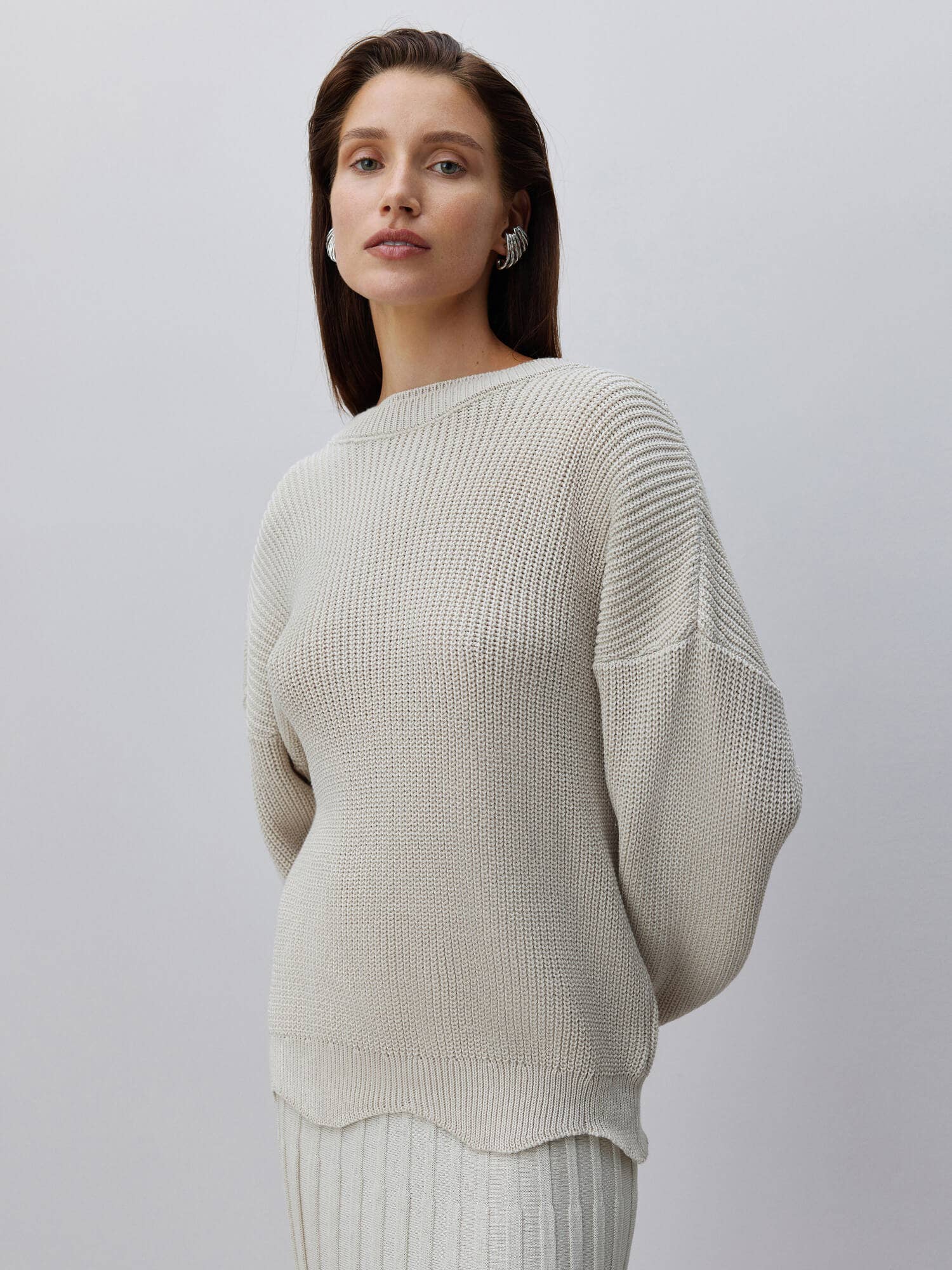 Nenya Fashion Limited - Wholesale Knit Sweater - Women's - Sweater with a cutout on the back Monami With Flower Decor0