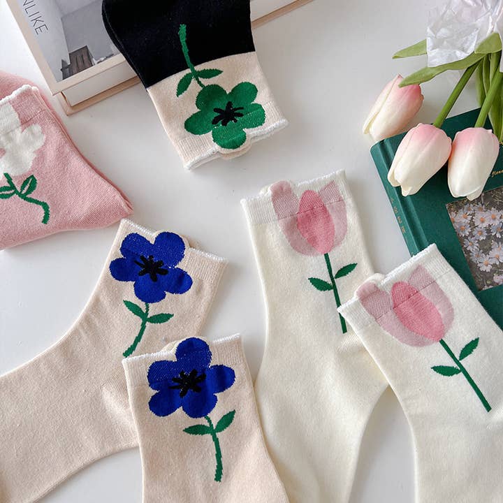 MKS America - Wholesale Socks - Women's - Cute Flowers Print Mid-Rise Socks
