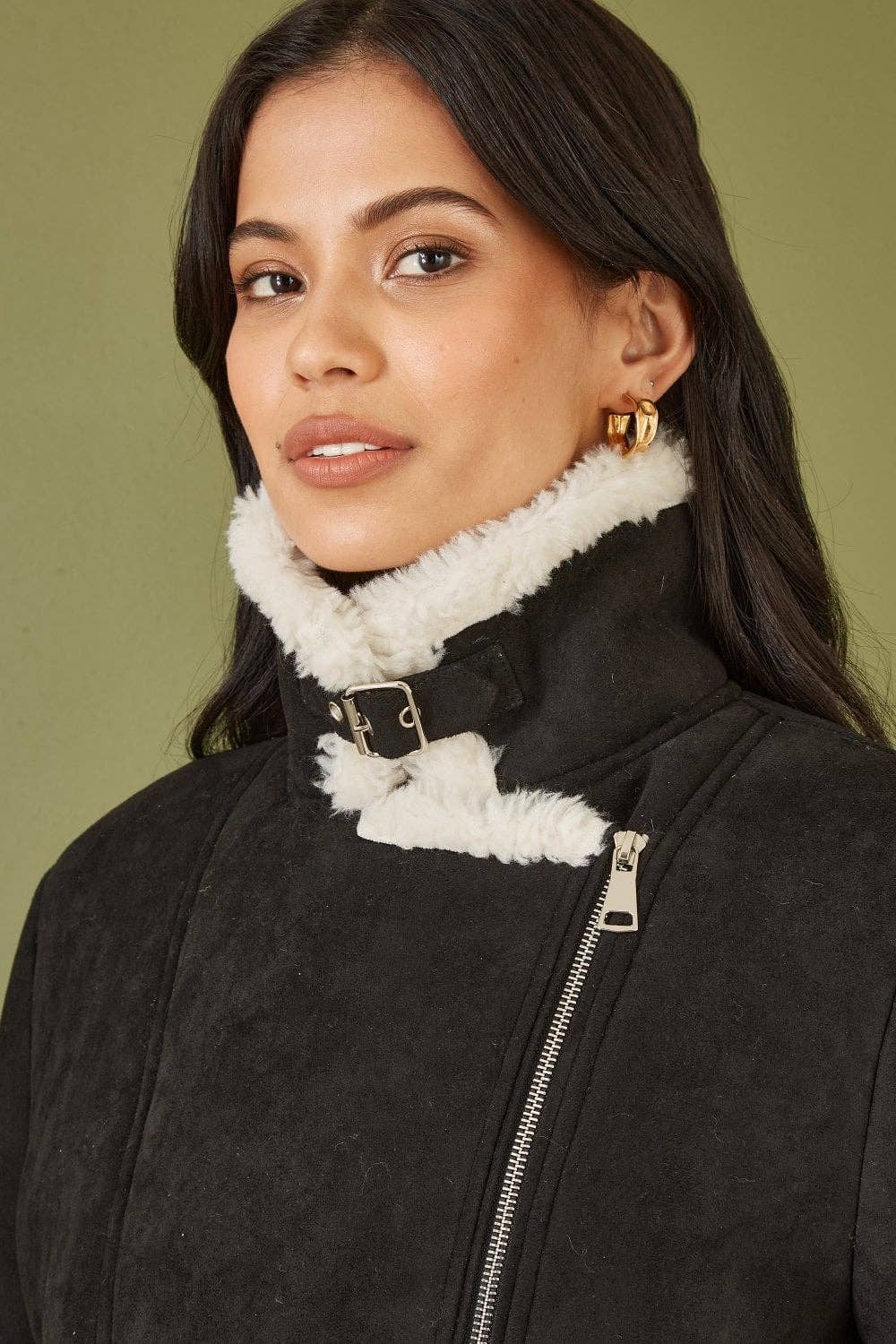 Svart Yumi svart bikerjacka i fuskmocka och fuskpäls för wholesale på Faire4