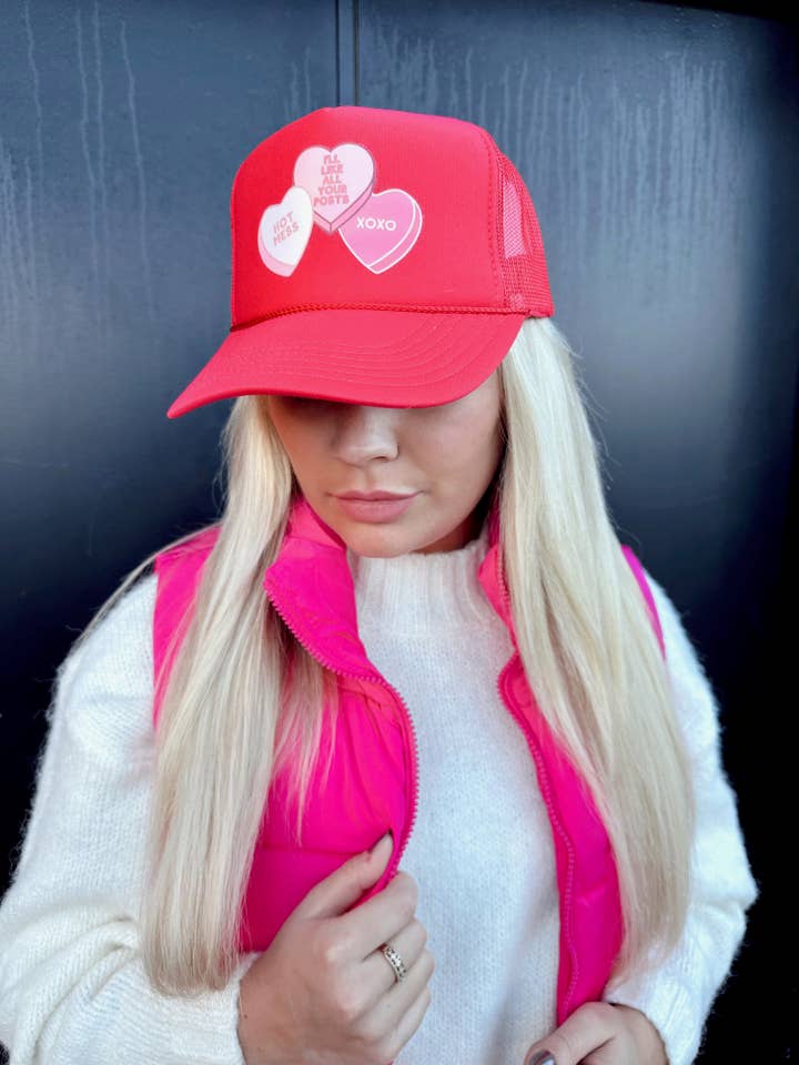 Cappello da camionista rosso Valentine's Conversation Hearts per la vendita all'ingrosso da parte di Social Statement