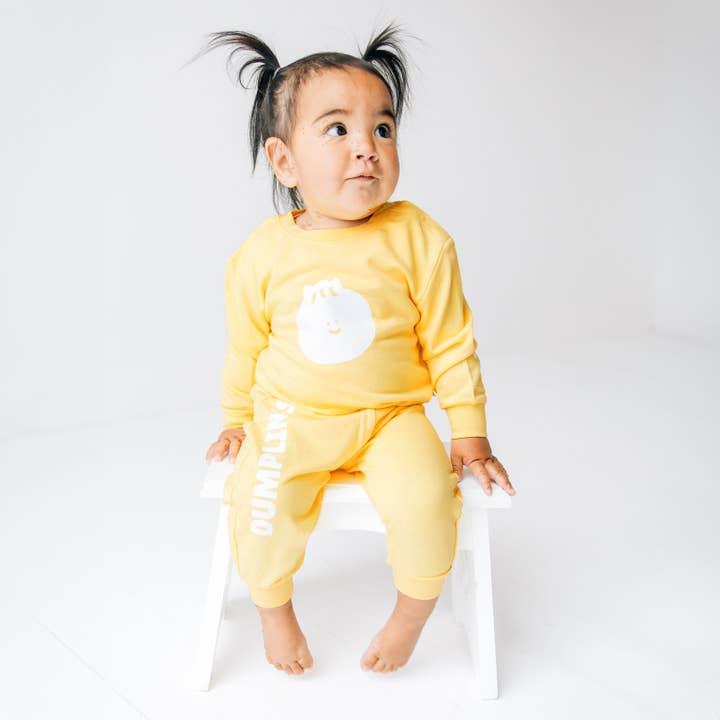 Ensemble de sweat-shirt de jogging assorti Dumpling pour enfants pour la vente par A Jar Of Pickles