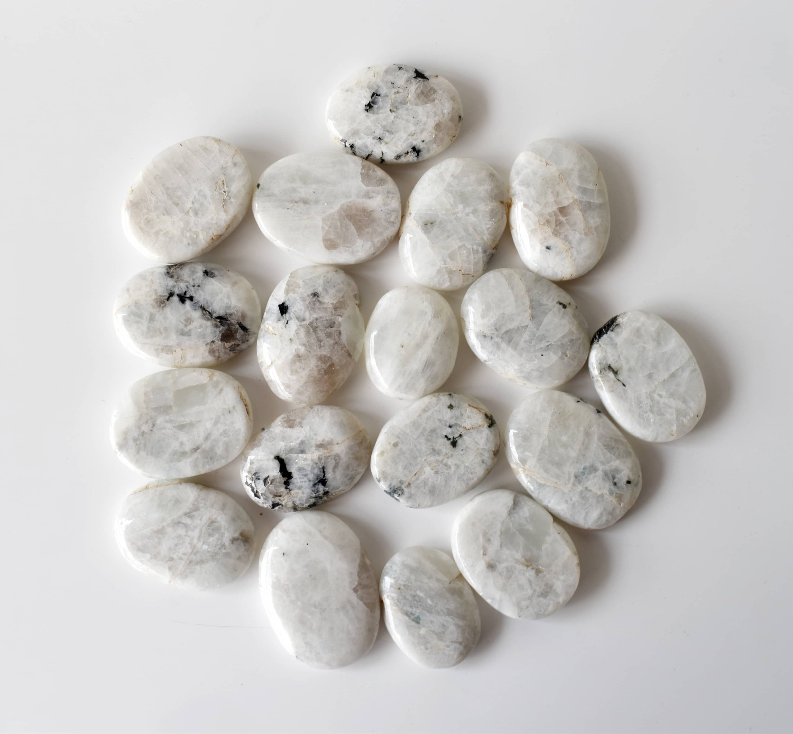 Soothing Crystals – Pedra/cristal espiritual por atacado – Pedra de Palma | Pedra da Lua Arco-Íris | Cristal para o Polegar | Pedras para Bolso1